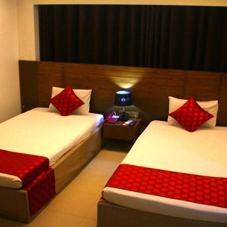 The Alina Hotel & Suites Chittagong Exteriör bild