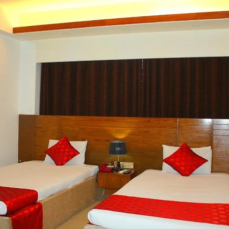 The Alina Hotel & Suites Chittagong Exteriör bild