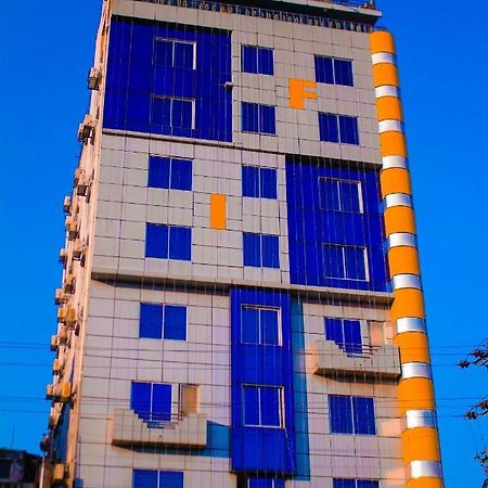 The Alina Hotel & Suites Chittagong Exteriör bild