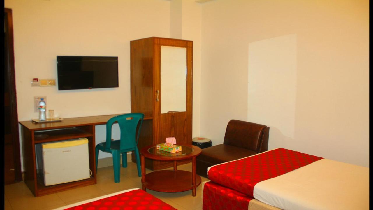 The Alina Hotel & Suites Chittagong Exteriör bild