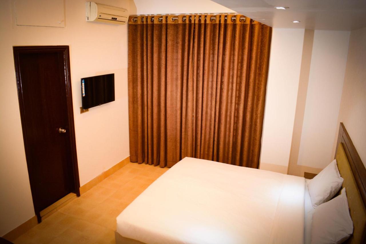 The Alina Hotel & Suites Chittagong Exteriör bild