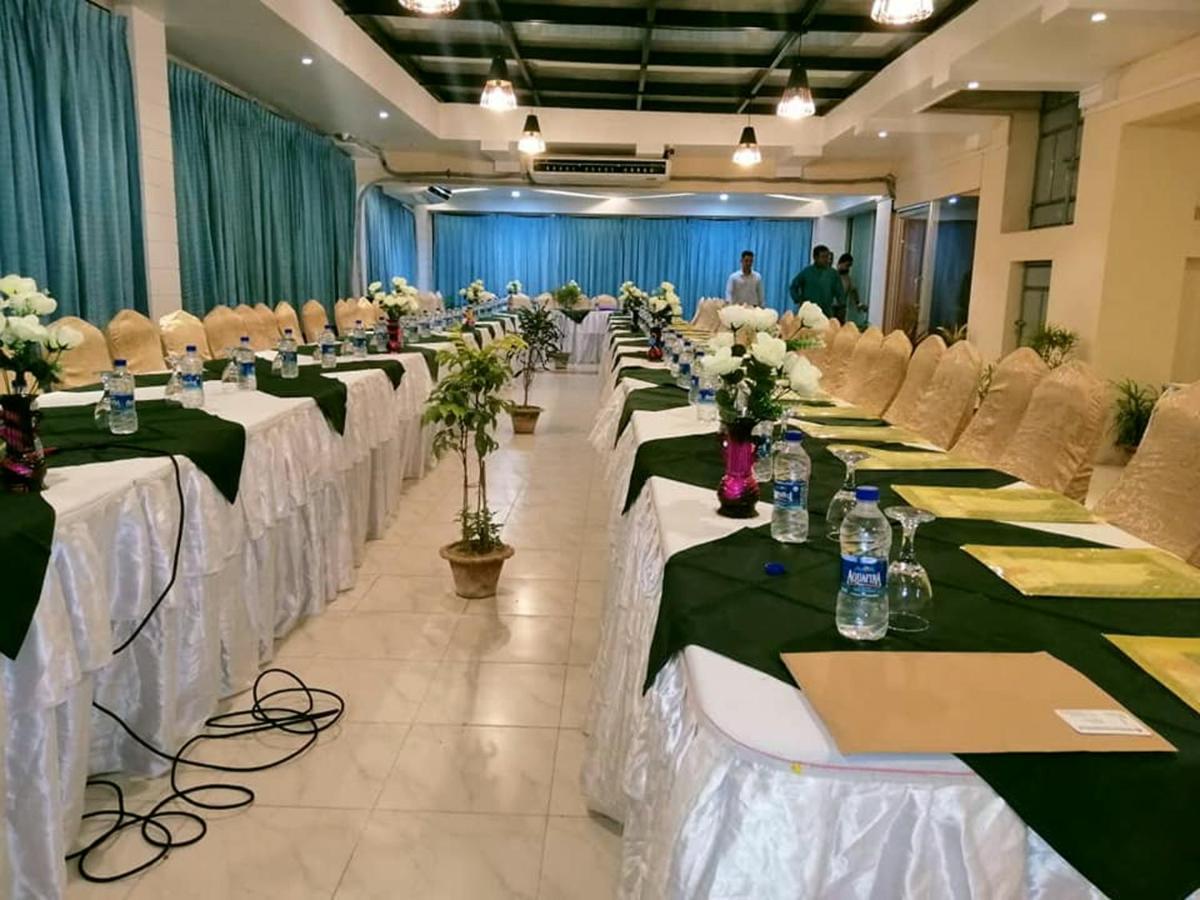 The Alina Hotel & Suites Chittagong Exteriör bild