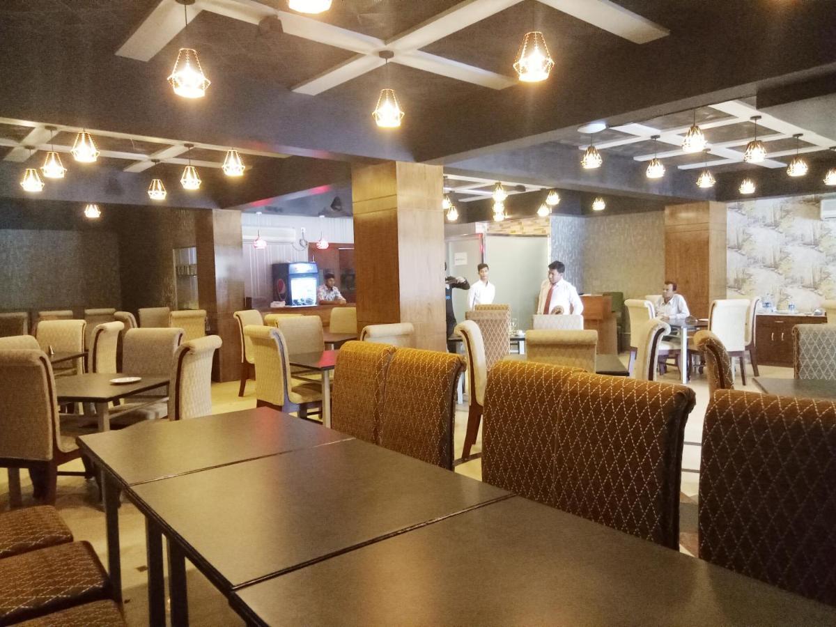 The Alina Hotel & Suites Chittagong Exteriör bild
